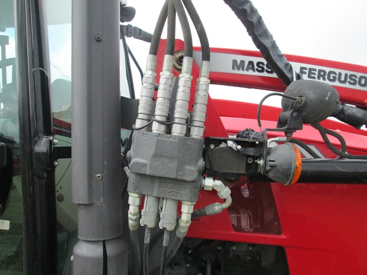 2018-massey-ferguson-4709-image-30
