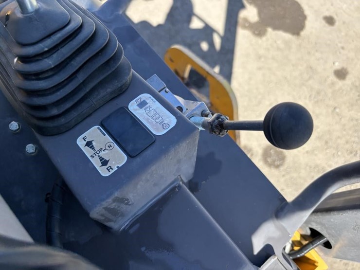 2018-volvo-dd25b-image-26