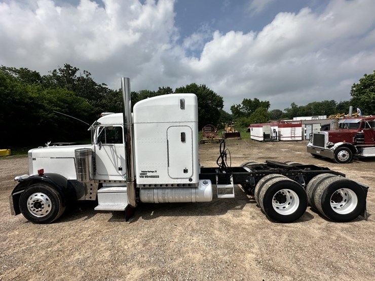 1998-peterbilt-379-image-8