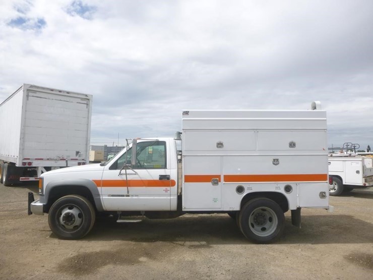 2002-chevrolet-3500-image-5