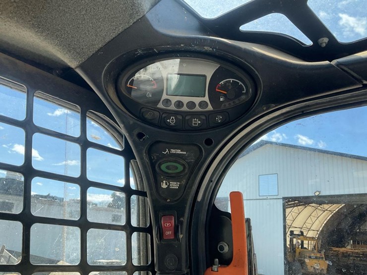 2021-bobcat-t870-image-73