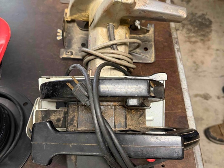 skil-saws-(2)-image-2