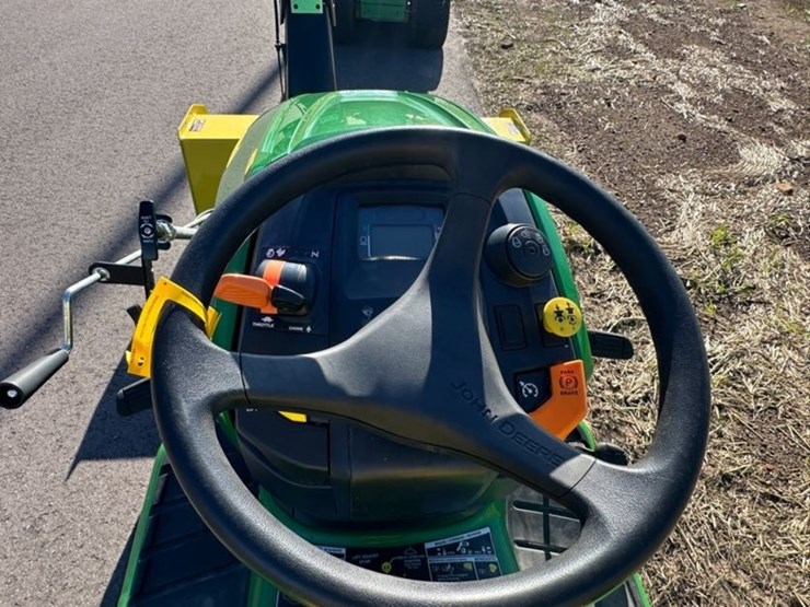 2024-john-deere-x570-image-10