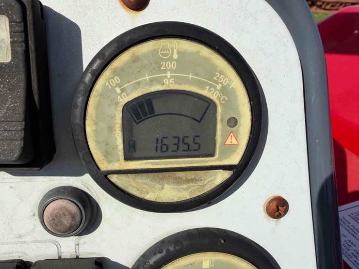 2018-moffett-m8-55.4-image-12