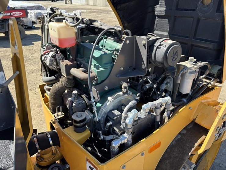 2018-volvo-dd25b-image-37