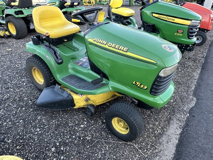 john-deere-lt133-image-4