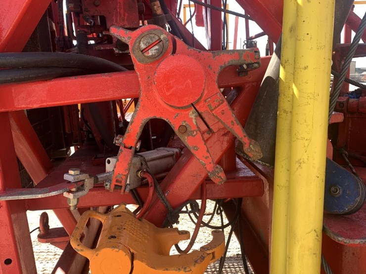 2012-caterpillar-c13-image-21