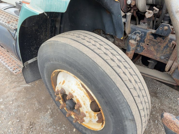 2005-international-8600-image-11