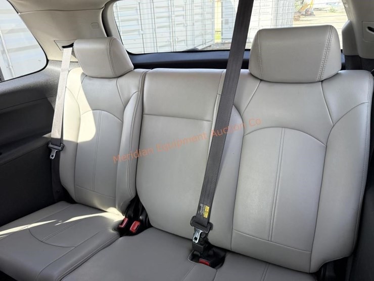 2016-gmc-acadia-slt-image-23