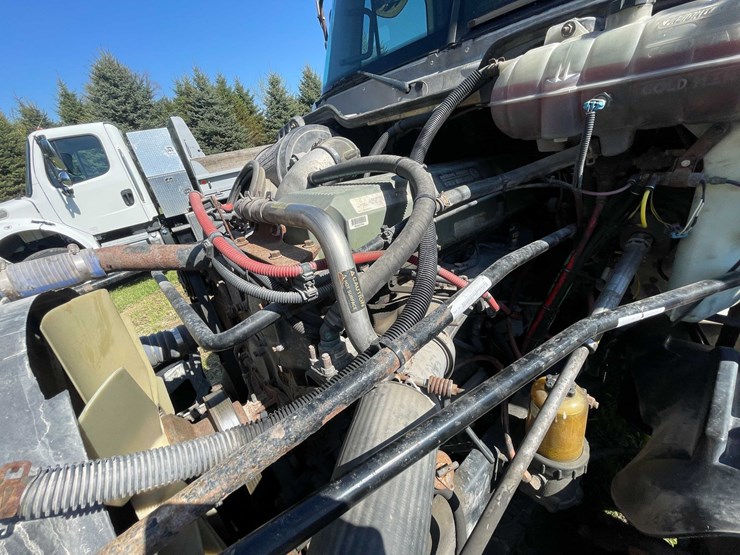 #7157-•-2006-freightliner-columbia-(has-wi-title)-image-75