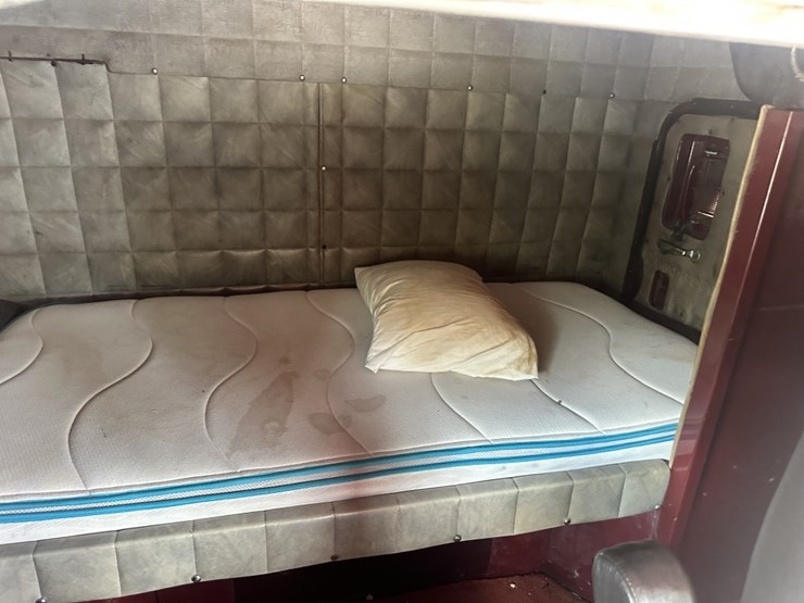 1981-peterbilt-359-image-15