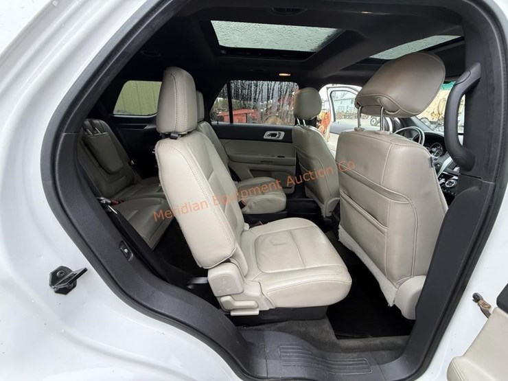 ford-explorer-limited-image-40