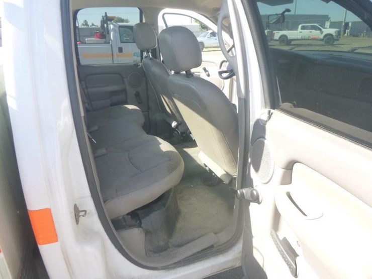 2005-dodge-ram-2500-image-19