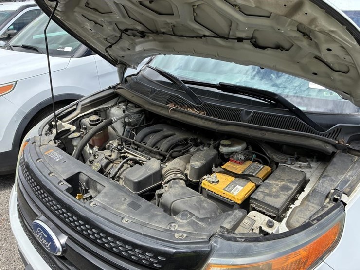 2013-ford-explorer-image-6