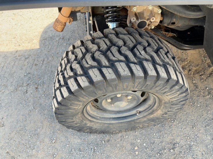 2022-john-deere-gator-image-9