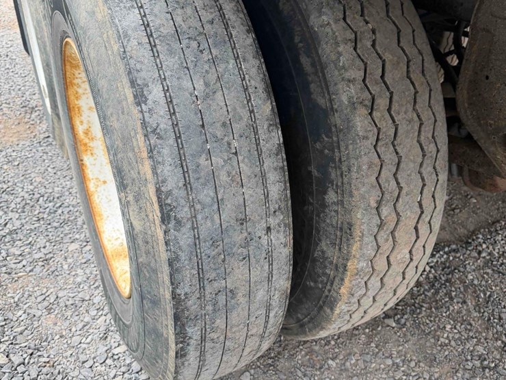 1992-dorsey-walking-floor-image-10