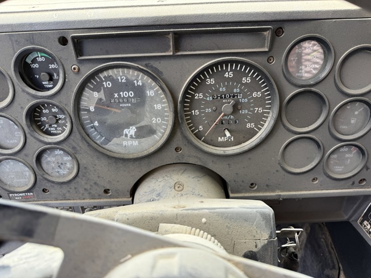 1999-mack-ch613-image-24