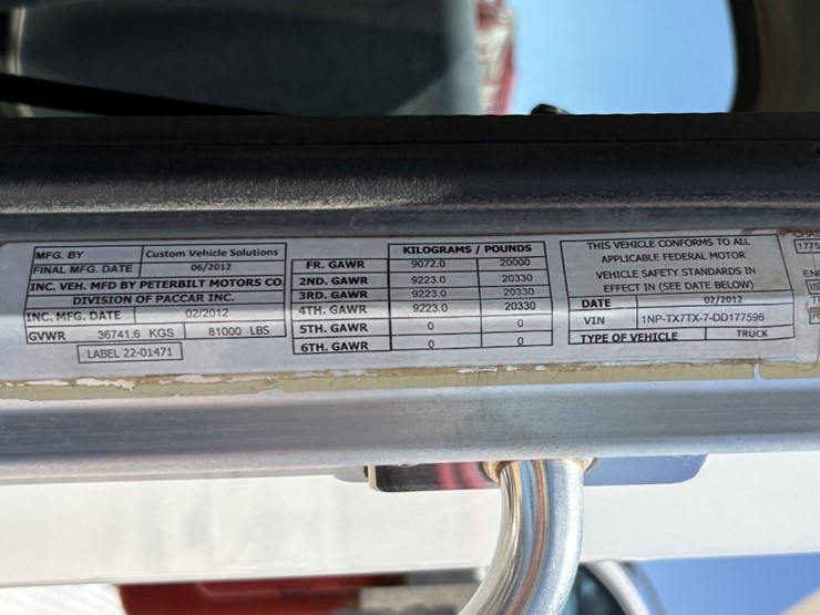 2013-peterbilt-367-image-19