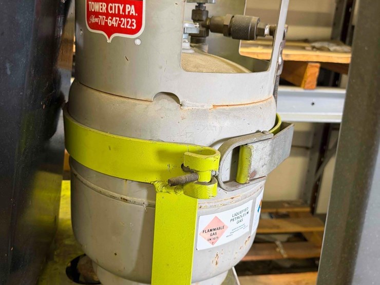 clark-propane-forklift-cf25-image-7