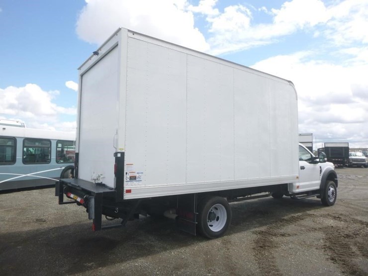 2022-ford-f450-xl-image-3