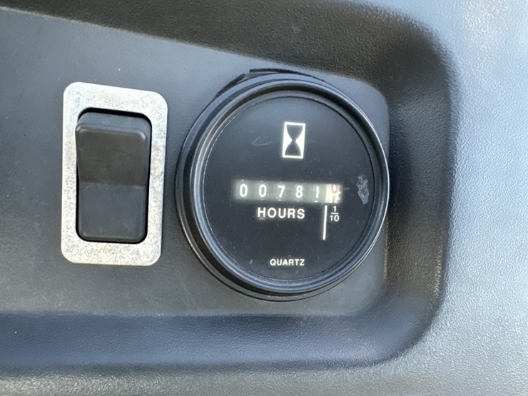 john-deere-gator-image-11