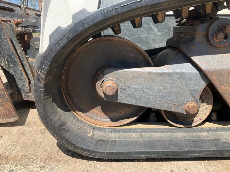 2021-bobcat-t870-image-25