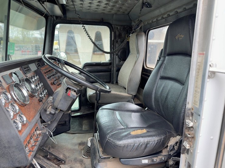 2000-kenworth-w900-image-25