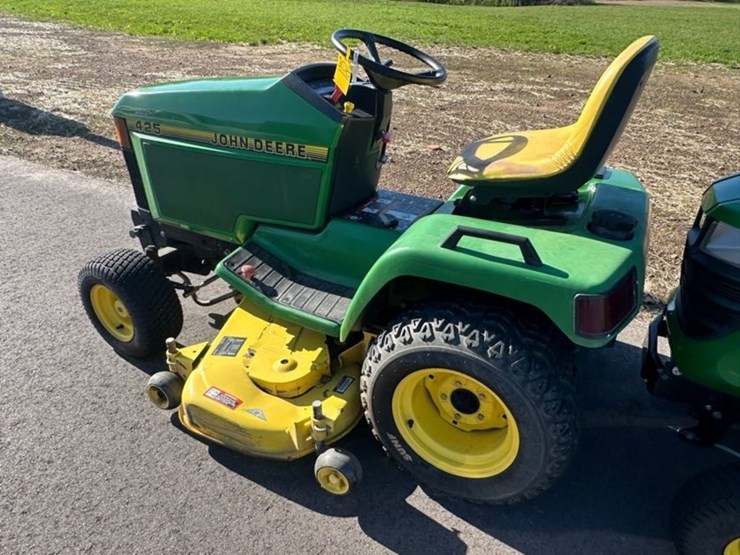 john-deere-425-image-2