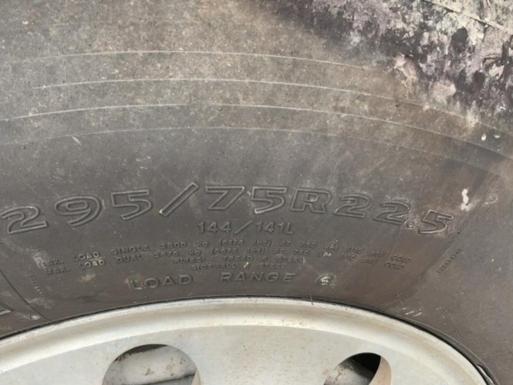 #137-•-2009-volvo-isx-semi-truck-image-66