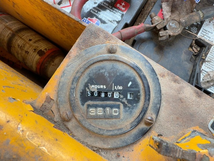 1984-deere-450d-image-31