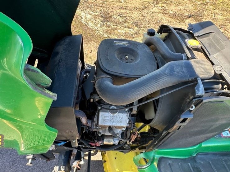 john-deere-x585-image-12