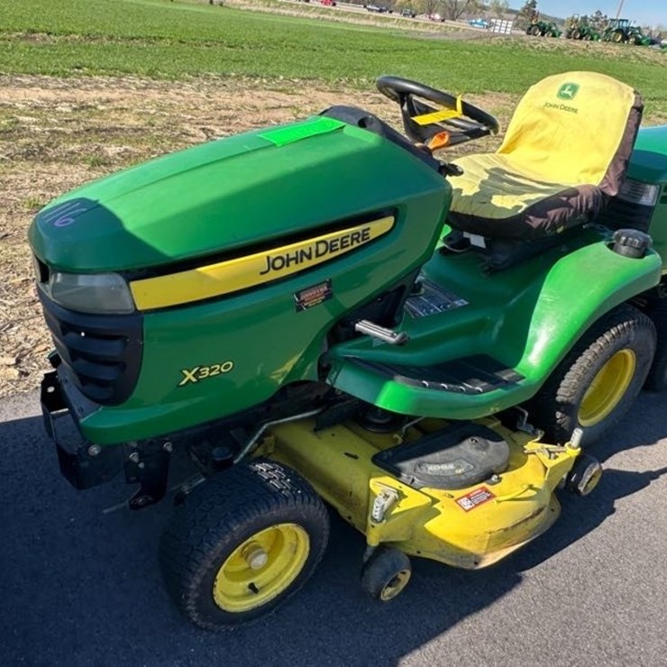 2006 JOHN DEERE X320