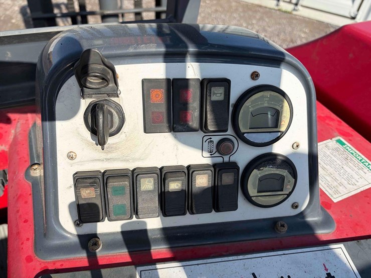 2018-moffett-m8-55.4-image-10