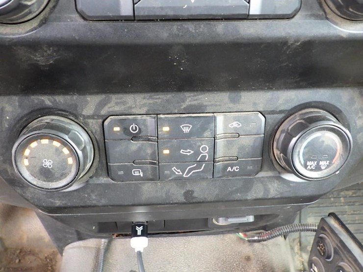 2022-ford-f550-image-47