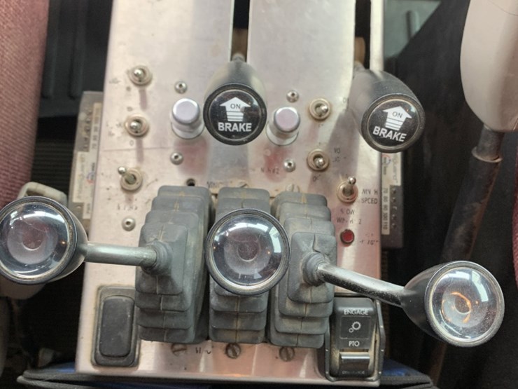 2013-kenworth-t800-image-25