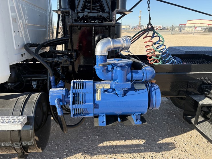 2009-mack-granite-gu713-image-7