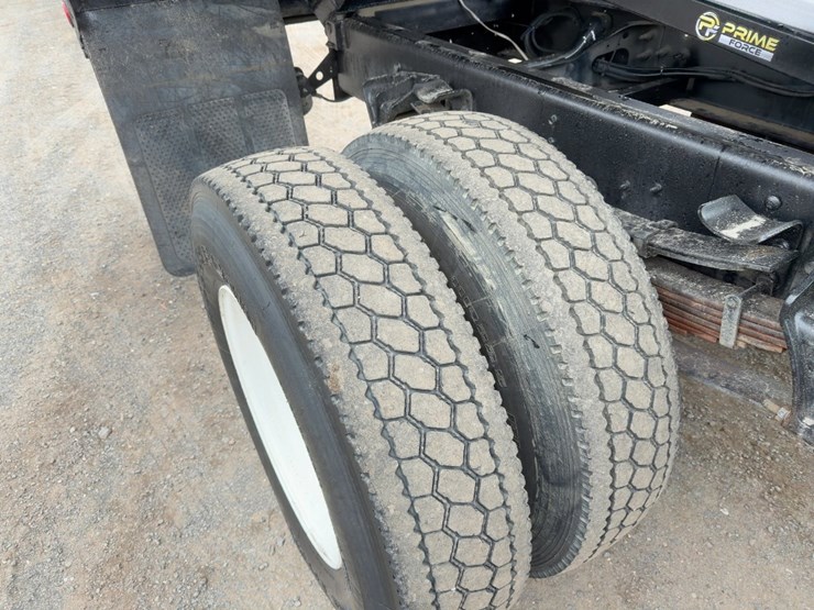 2016-international-7400-image-18