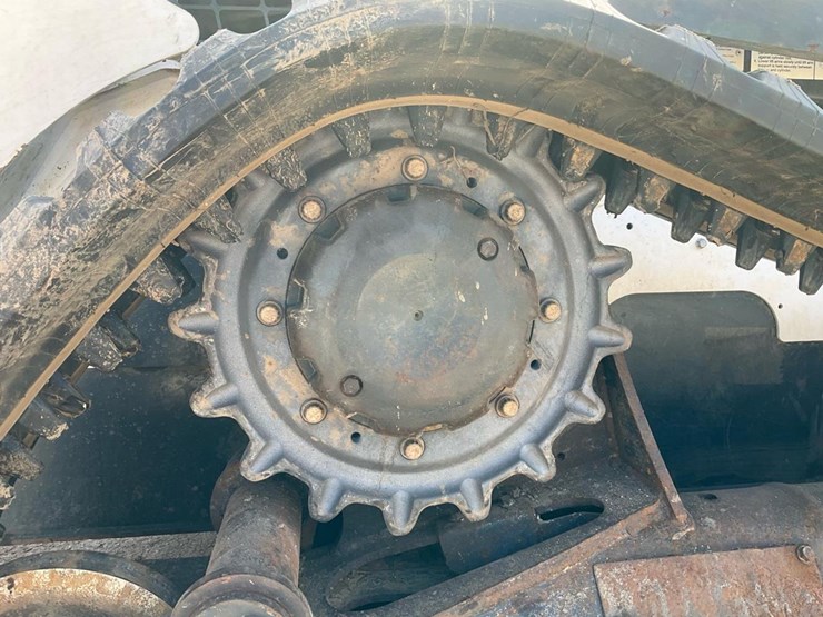 2021-bobcat-t870-image-58