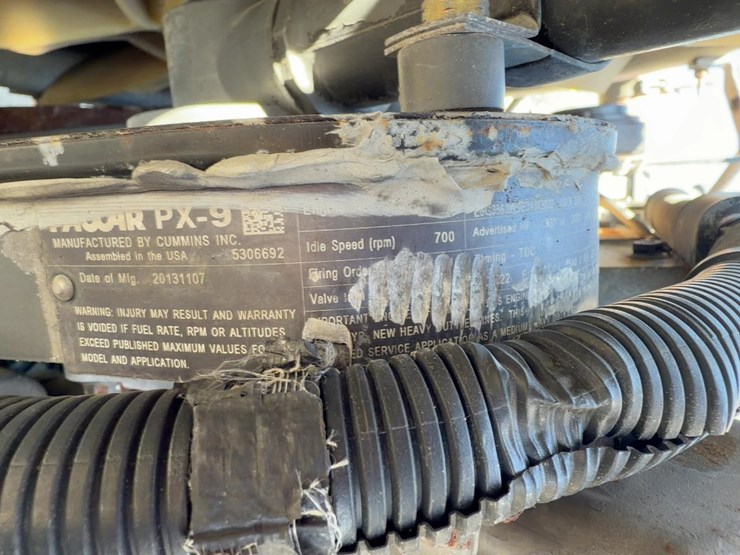 2014-peterbilt-337-image-9