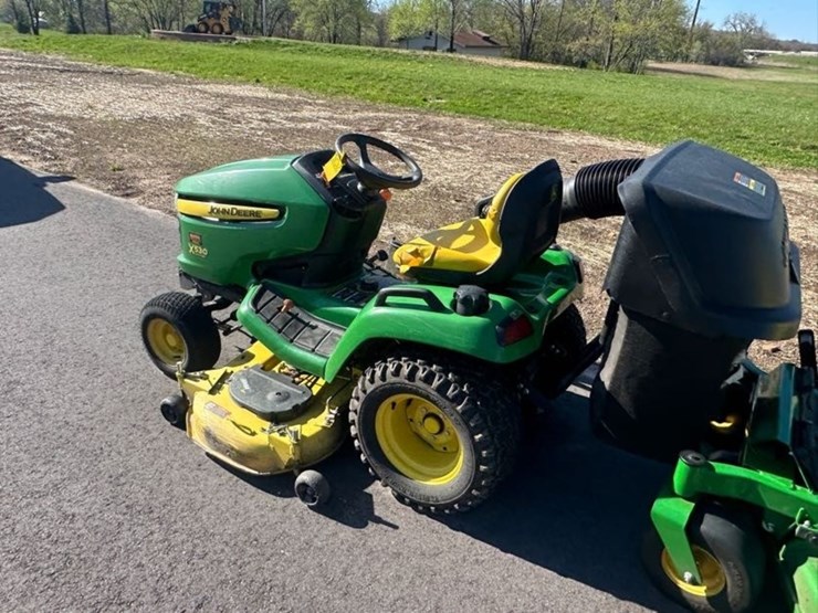 john-deere-x530-image-2