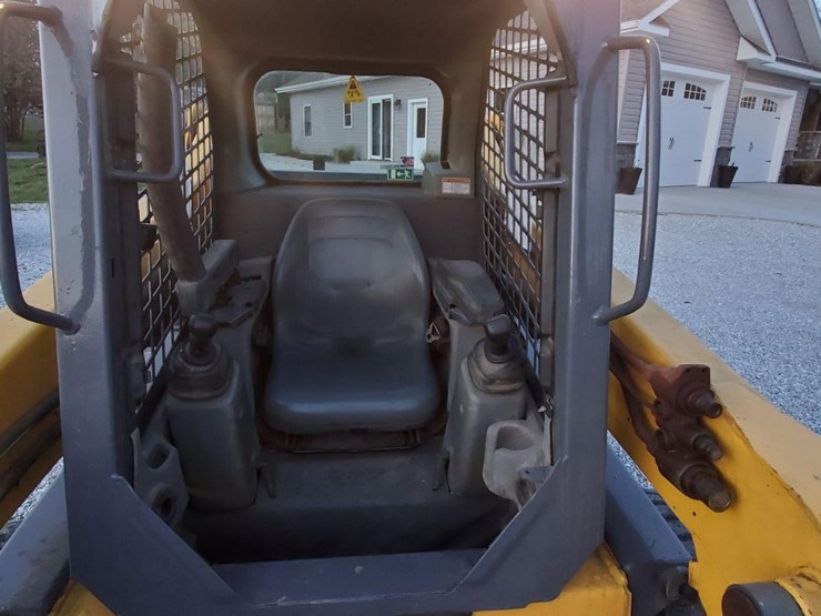 2015-gehl-r220-image-7