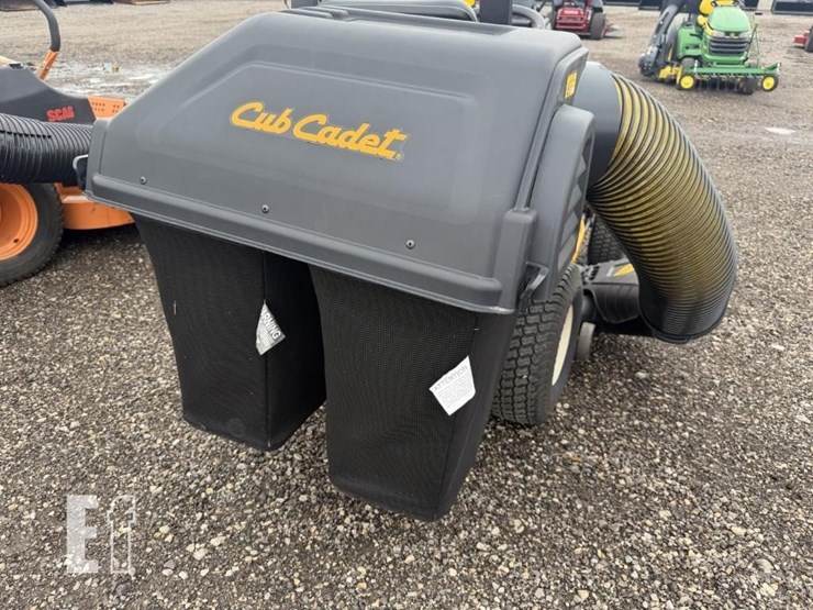 2017-cub-cadet-xt2-lx42-image-12