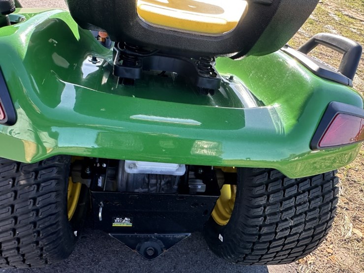 2024-john-deere-x570-image-8