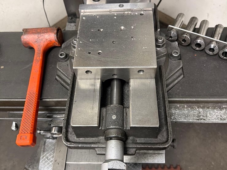bridgeport-j-head-vertical-milling-machine-image-7