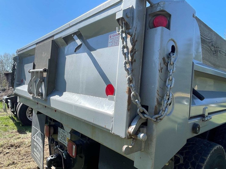 2020-freightliner-m2-106-image-34