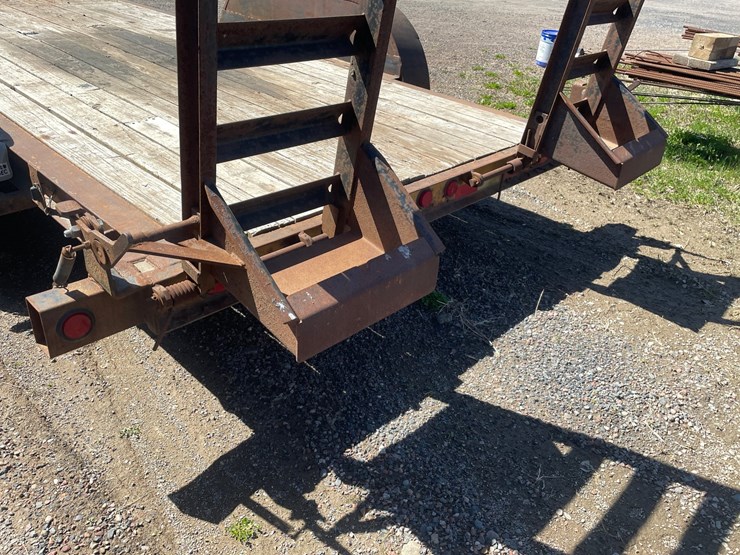 #109-•-2004-contrail-16'-trailer-with-flip-up-ramps-(has-wi-title)-image-31