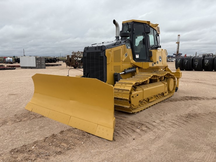 2015-deere-850k-xlt-image-2