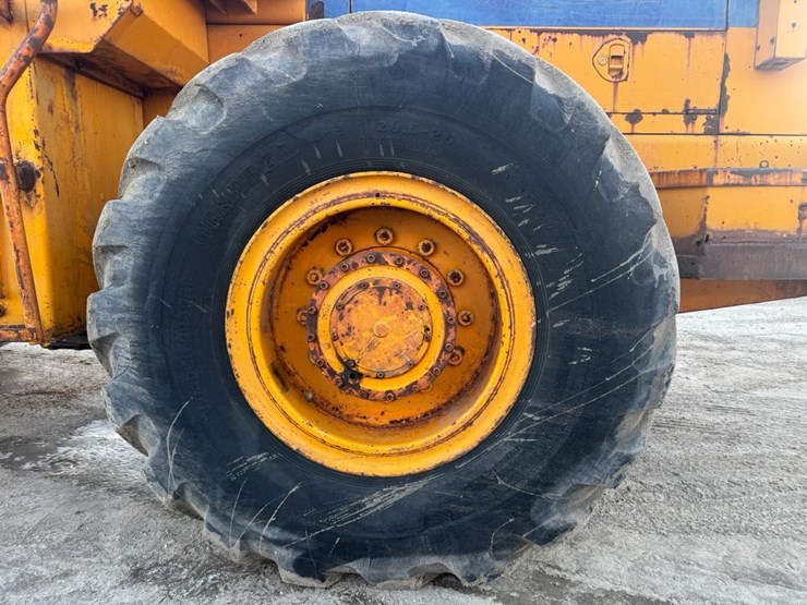 #122-•-1987-kobelco-lk600-wheel-loader-image-12