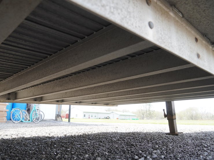 #142-•-1999-exiss-3-slant-aluminum-6-horse-capacity-trailer-image-87