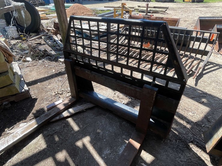 #7395-•-cat-pallet-forks-image-2
